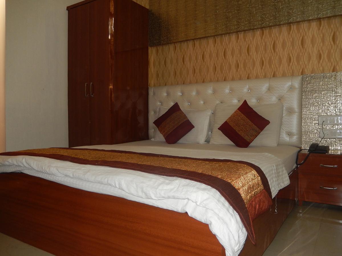 A New Delhi Hotel Orchid Garden Εξωτερικό φωτογραφία